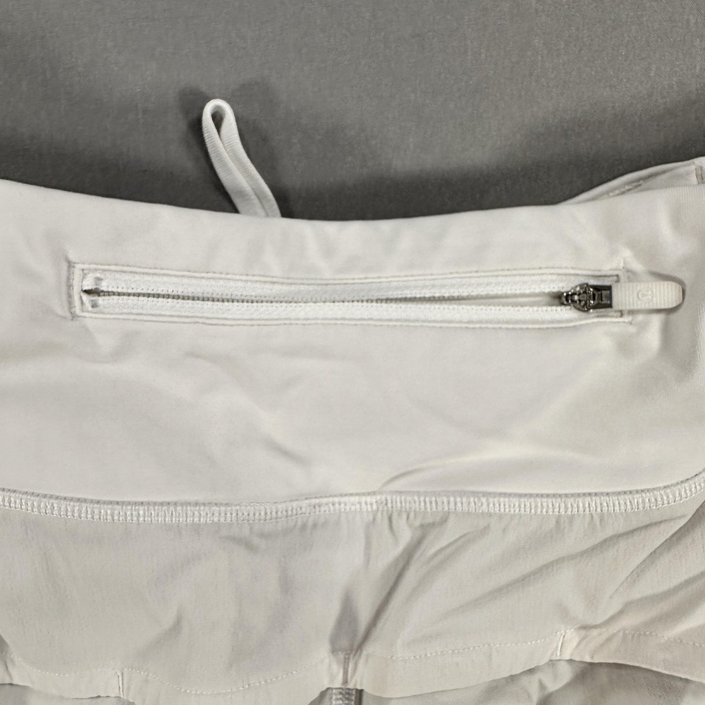 Lululemon Shorts Womens 4 White 2.5 Inseam Running Lined Zip Pocket Athletic - Picture 4 of 8